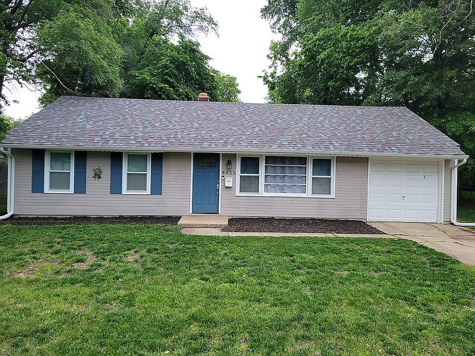 1st image of 8422 W 71st St