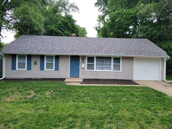 8422 W 71st St, Overland Park, KS 66204