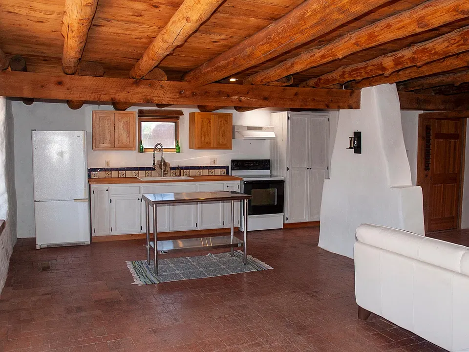 Kitchen and dining area.