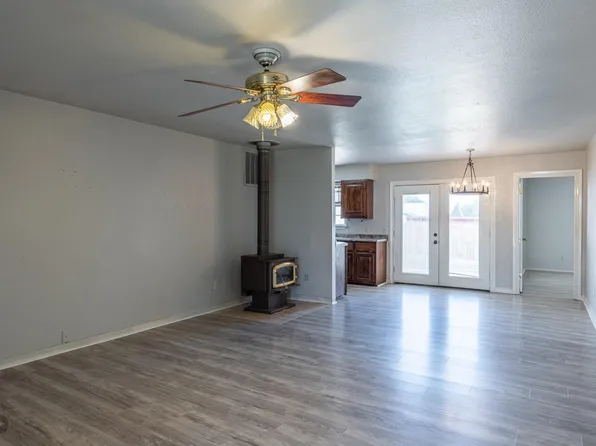 9517 Canton Ave, Lubbock, TX 79423