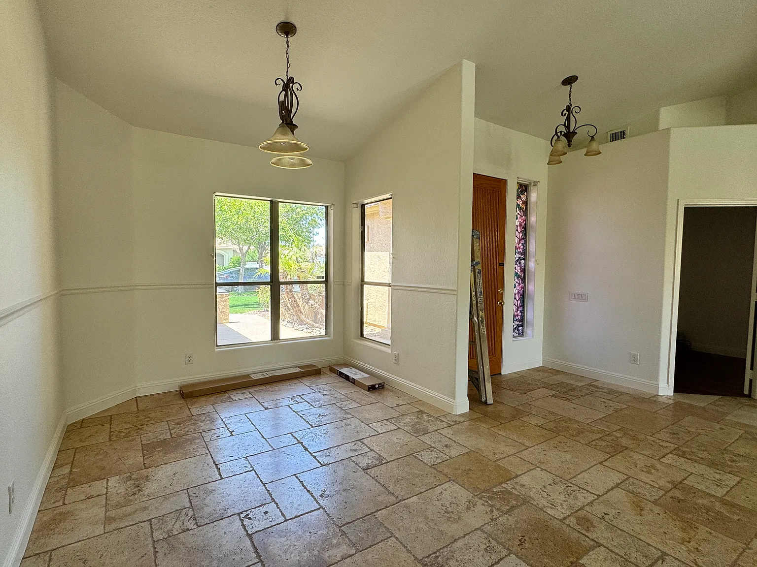 4 bed, 2524 sqft, $3,200 — Photo 4