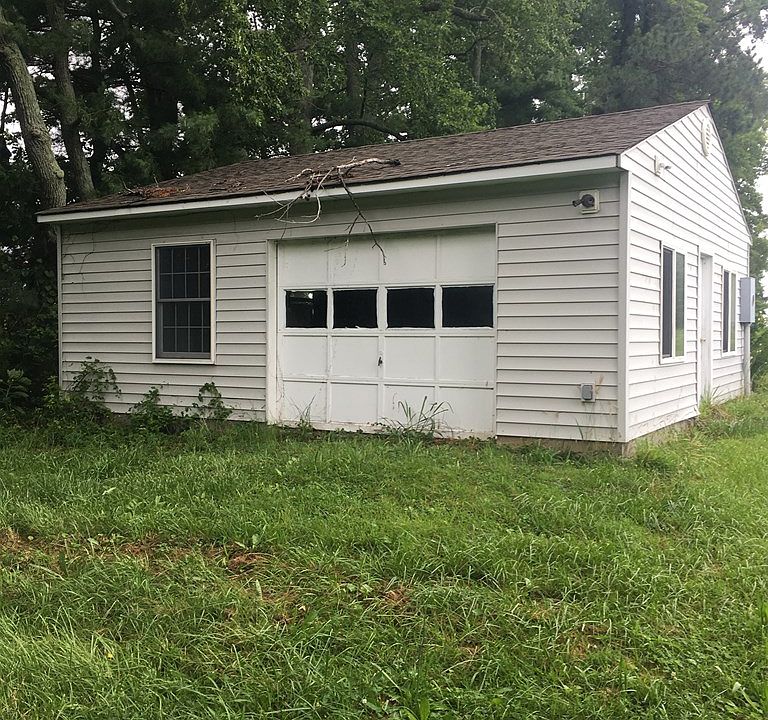 2nd image of 430 Cralle Cove Dr