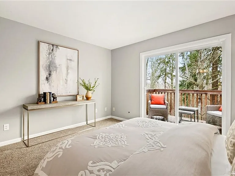 2025 SE 8th Dr — Photo 13