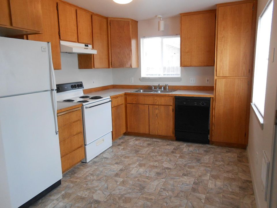 2nd image of 1741 NE Wichita Way