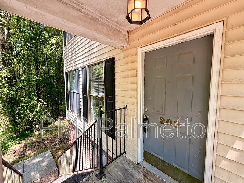 Building Photo - 33 Chestnut Ferry Rd #202