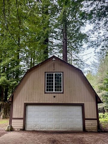 1st image of 300 Creekside Ln
