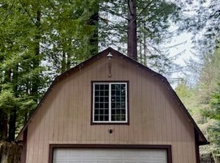 300 Creekside Ln, Crescent City, CA