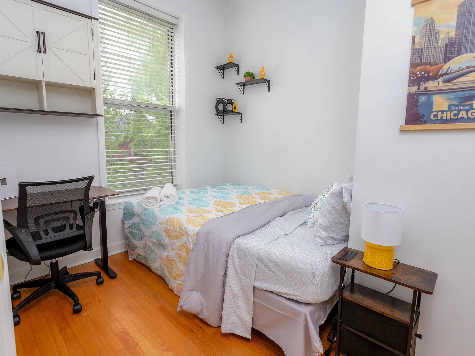 2232 W Homer St — Photo 3
