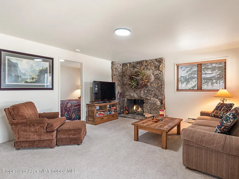 92 Wildridge Ln — Photo 24