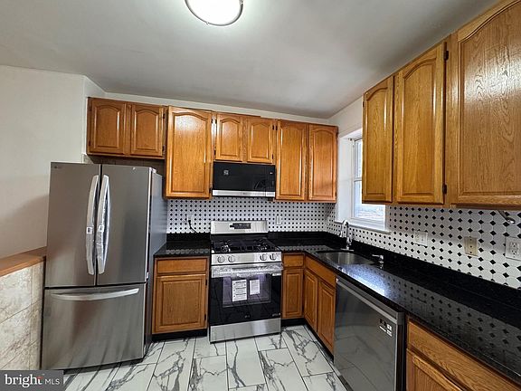 4th image of 3307 Abell Ave