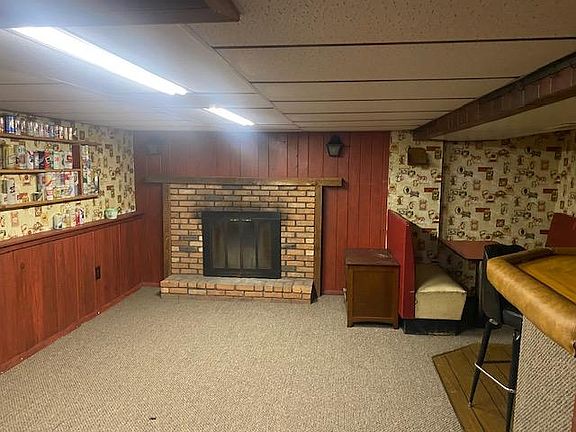 4th image of 39 Curt Blvd