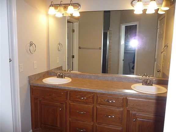 5th image of 11414 NW 121st Pl