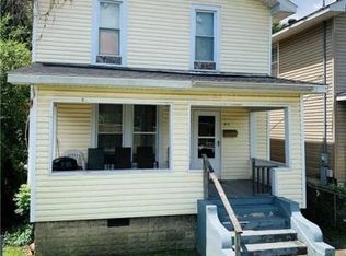 913 7th St, Charleston, WV 25302