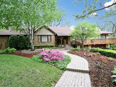 9150 S 84th Ct, Hickory Hills, IL, 60457
