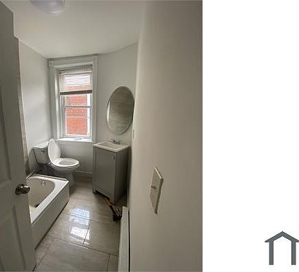 4th image of 6321 N Woodstock St #6321