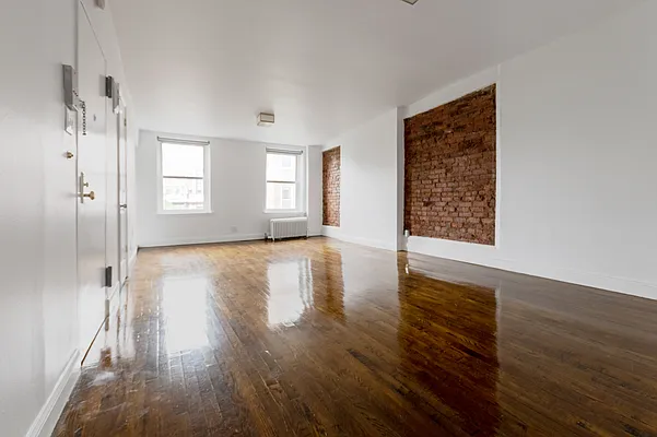 Rented by Brownstone Real Estate | media 9