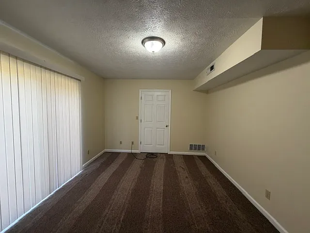 Sleepy Hollow Townhomes — Photo 26