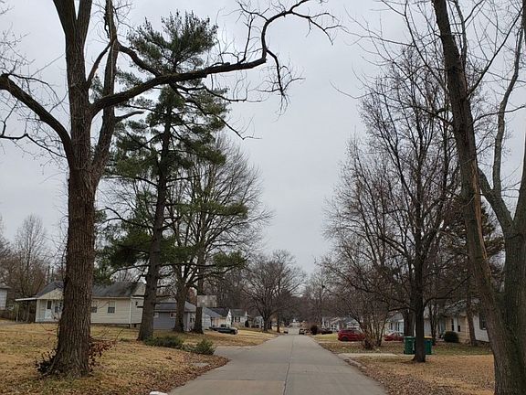 5th image of 9815 Medford Dr
