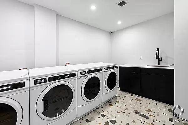 Rented by ERNY LLC | media 8