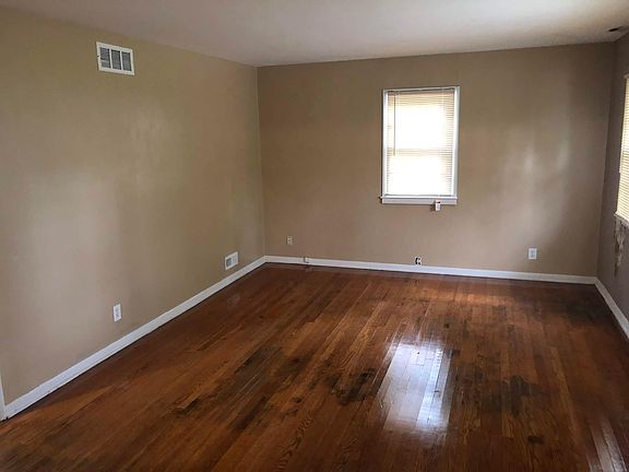 5th image of 3861 E 60th St