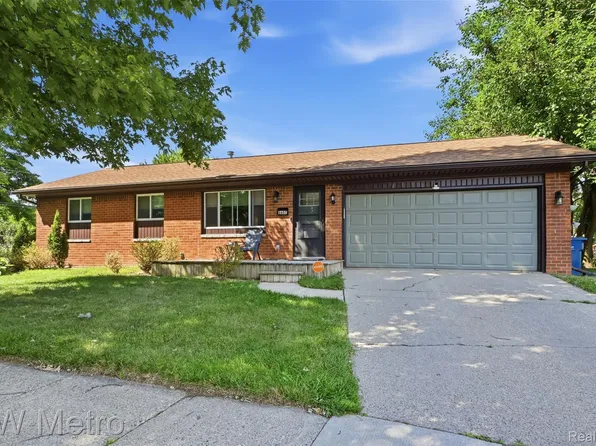 8607 Kingston Ct, Ypsilanti, MI 48198