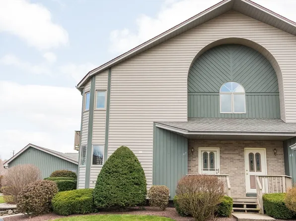 47 Pine Grv #47, South Hadley, MA 01075