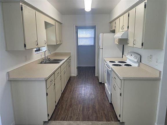 5th image of 2355 Cypress Rd