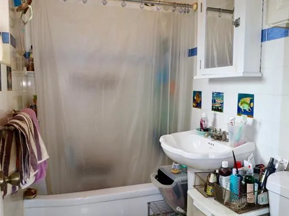 87-40 Francis Lewis Boulevard image 14 of 17