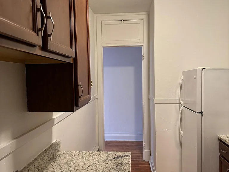 658 Grand Ave #E — Photo 10