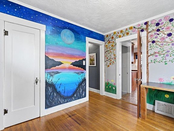 5th image of 1928 W Sharp Ave