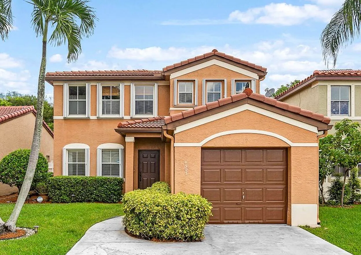 3 bed, 2.5 bath, 1692 sqft, $3,550 — Photo 1