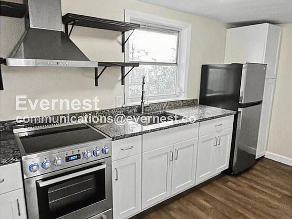 2nd image of 1700 Ashmore Ave #B