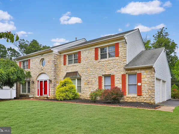 203 Steeplechase Dr, North Wales, PA 19454