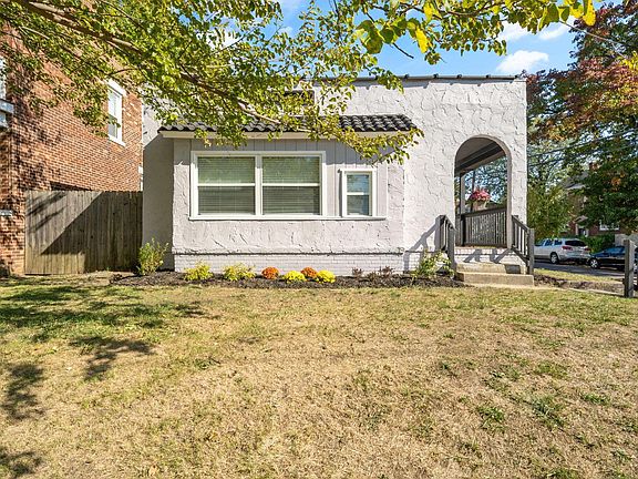 3rd image of 326 E 9th Ave
