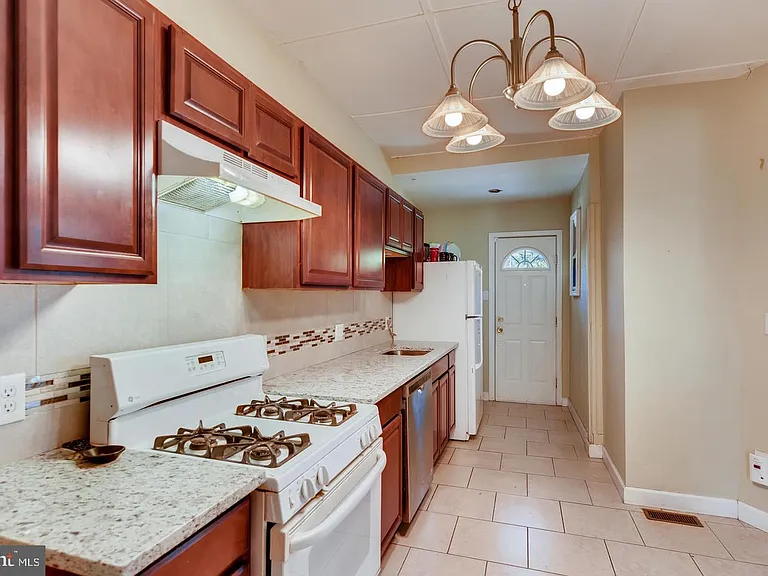 3610 Greenmount Ave — Photo 7
