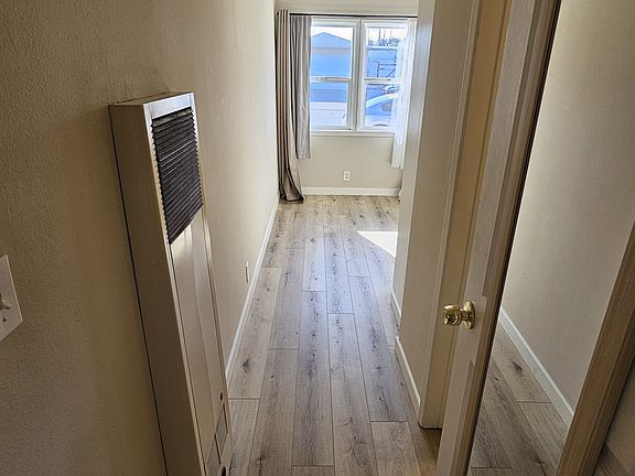 4th image of 209 W Linden Ave
