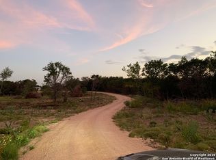 854 Elmwood Dr, Bandera, TX 78003