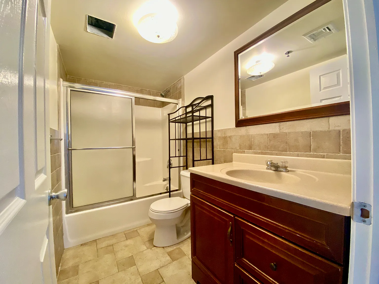 2 bed, 1150 sqft, $3,400 — Photo 3