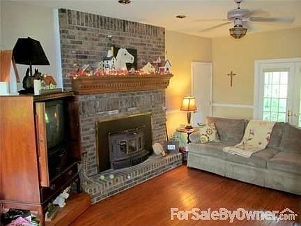 4th image of 1015 Hillshire Dr
