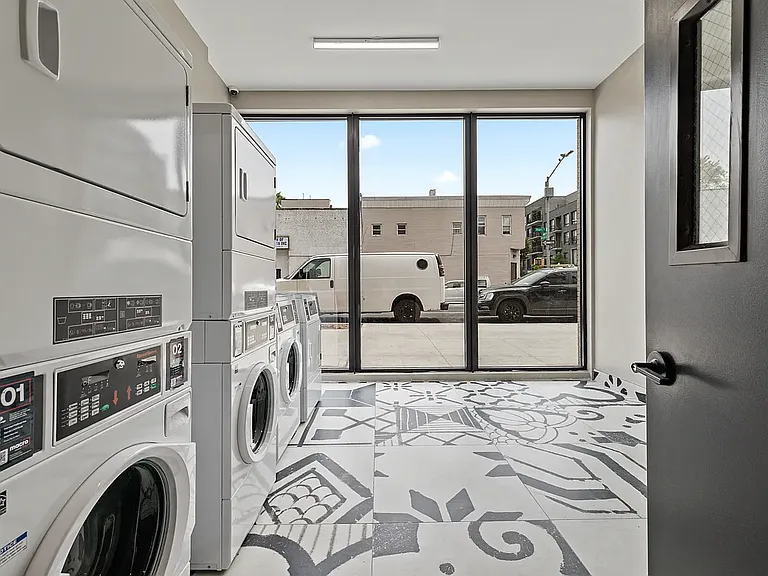 2605 Snyder Ave #2B — Photo 25