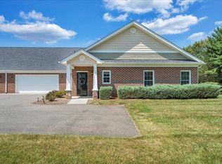 104 Acorn Run Ln, Bedford, VA 24523