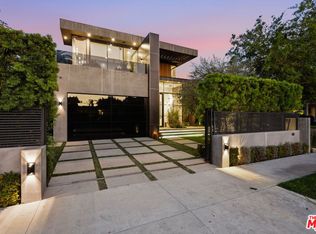 418 N Sweetzer Ave, Los Angeles, CA 90048