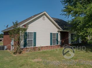 19 Autumn Trail Ct, Wetumpka, AL 36092