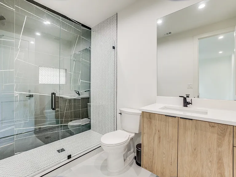 3423 N Winnetka Ave — Photo 11
