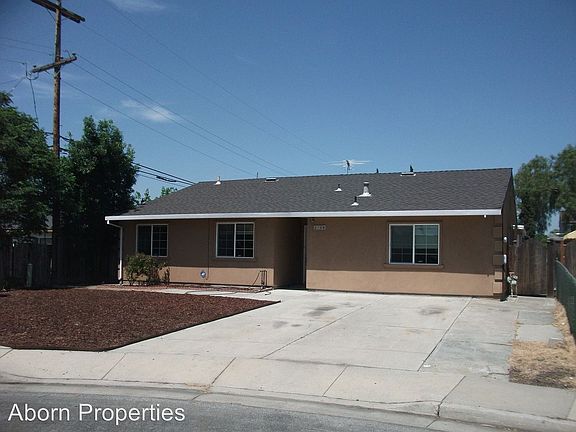 2nd image of 2109 Coyne Ct