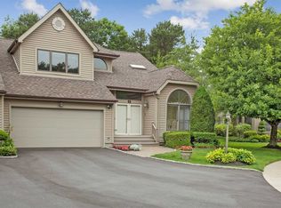 5 Julia Cir, Dix Hills, NY 11746