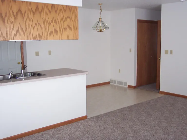 608 Mary Kay Ave — Photo 3