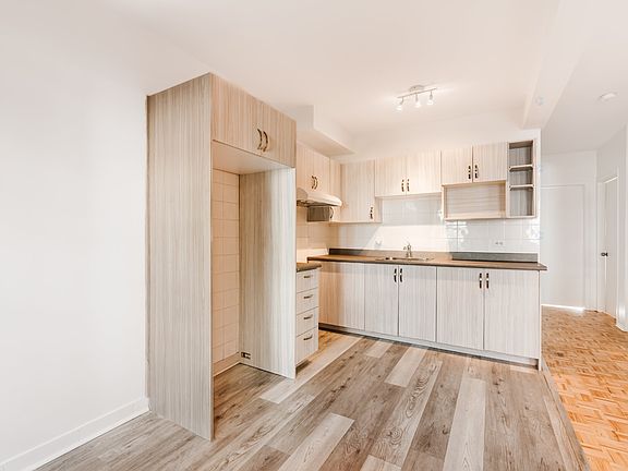 4th image of 1466 Rue Joliette #1470