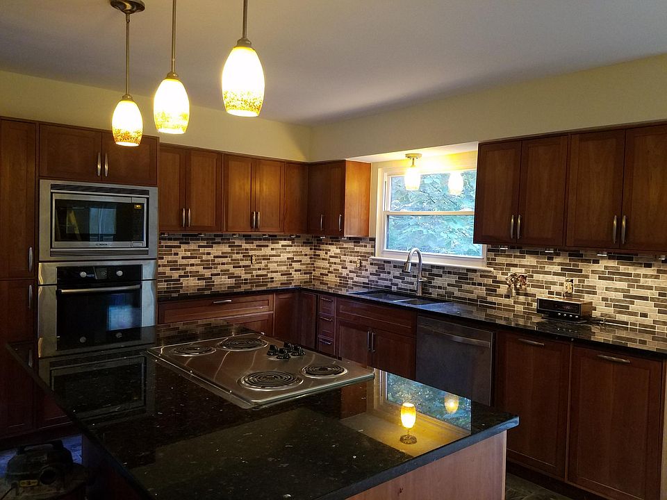 Gourmet kitchen