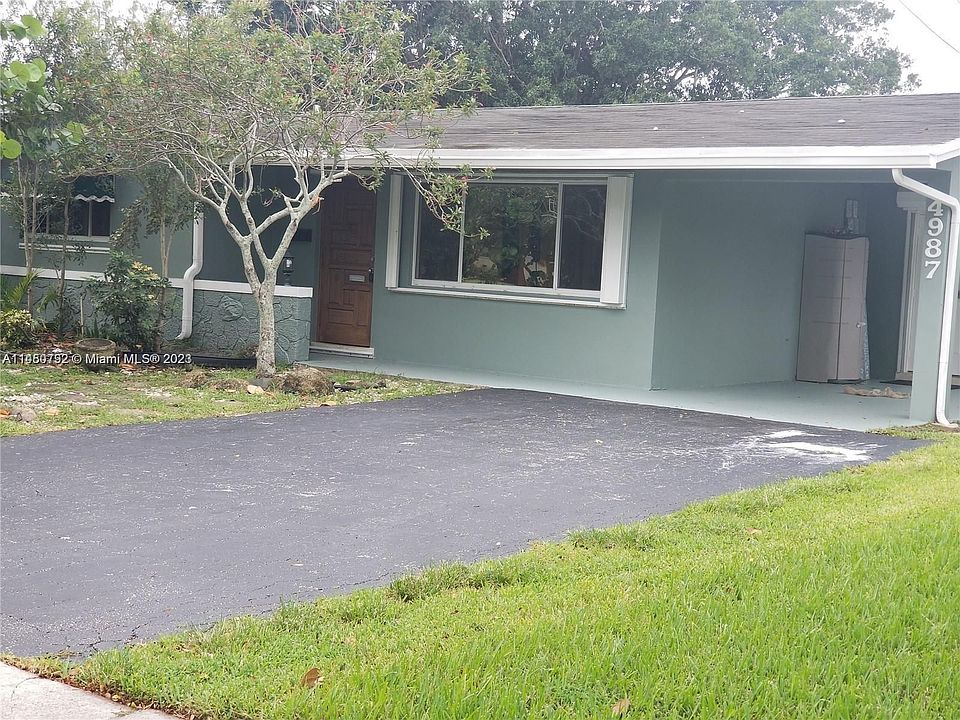 1st image of 4987 SW 93rd Ave